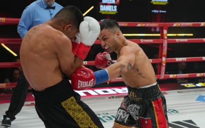 Rising star Alex Vargas earns statement win over unbeaten Rani Jalomo boxrec results fight highlights boxrec wiki star boxing joe deguardia rockin fights paramount