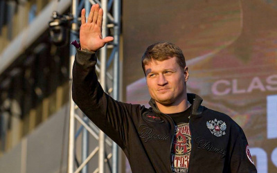 Former world heavyweight champion Alexander Povetkin hangs up his gloves retires watch career highlights dillian whyte ko reel boxrec wiki