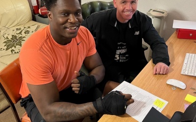 Heavyweight debutant Boma Brown joins the talented Everton Red bomber pro debut tickets birmingham wiki tiktok Triangle gym boxrec delicious orie amateur career