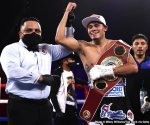FULL RECAP: Emmanuel Navarrete retains featherweight world title with KO victory; Edgar Berlanga claims first decision win, Top Rank, Highlights, BoxRec