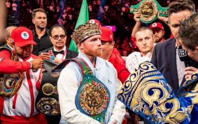 Saul Canelo Álvarez picks his top three Mexican fighters gilberto roman died how did he die what hapenned car crash porsche 928 death date julio cesar chavez sr jr salvador sanchez boxrec wiki best mexico boxers