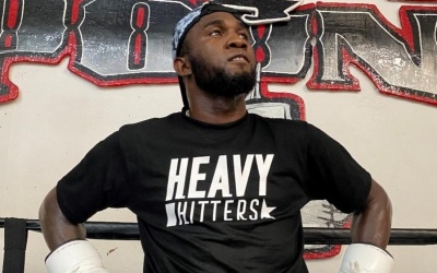 Carlos Adames aims to defend Interim WBC Middleweight Title against Julian “J-Rock” Williams to line up Jermall Charlo showdown boxrec fight time date tv channel live stram links info how to watch oddschecker