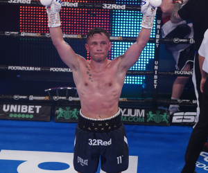 Carl Frampton earns victory over Darren Traynor with seventh-round stoppage to set up Jamel Herring clash