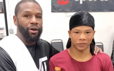 Floyd Mayweather calls for Lamont Roach vs Curmel Moton boxrec wiki amateur boxer professional world champion