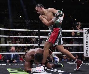 Mike Tyson renames David Benavídez the “Mexican Monster” after stopping Demetrius Andrade in six canelo alvarez boxrec watch full fight highlights jose jermall charlo who won stats father d