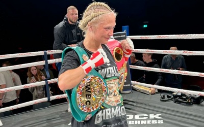 Cherneka Johnson to defend undisputed bantamweight crown to Dina Thorslund boxre mvp wiki