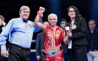 Dina Thorslund vs April Adams