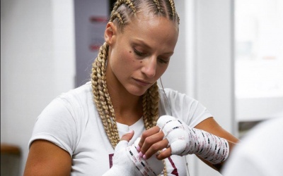 Ebanie Bridges all set for New Years showdown in San Juan kell brook amanda serrano dazn how to watch only fans images
