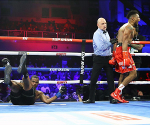 Eleider Alvarez Knocks Out Michael Seals