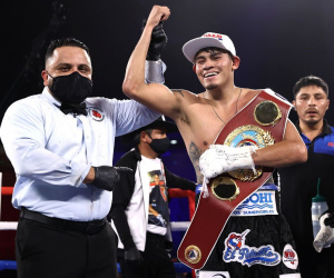 Emanuel Navarrete KOs Christopher Diaz to retain featherweight world title watch highlights who won next fight ko reel youtube