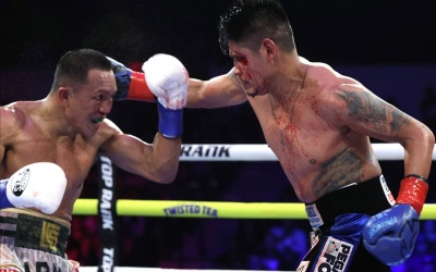 Charly Suarez asks Emanuel Navarrete for a rematch after premature ending