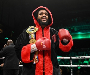 Jeamie TKV decisions Frazer Clarke to claim the British heavyweight title
