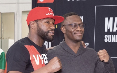 Floyd “Money” Mayweather and Deji Olantunji went face to face at a press conference in Las Vegas boxrec global titan series fight tickets how many rounds is it oddschecker betting odds bets