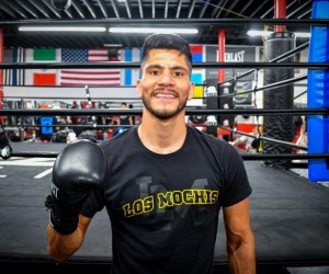 George Acosta feels stronger then ever at super-featherweight ahead of Cesar Villarraga clash boxrec fight time date tv channel thompsonn boxing live stream links interview