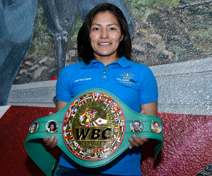 WBC flyweight champion Ibeth Zamora defeated fierce Edith Flores in historic boxing extravaganza result full report who won highlights watch youtube ko reel