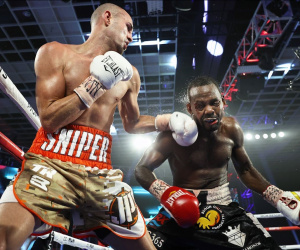 Jose Pedraza dominates Mikkel LesPierre