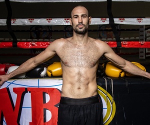 Jose Pedraza rages at Keyshawn Davis oddschecker who wins expert picks predictions trainer Luis Espada wiki boxrec fight preview how to watch