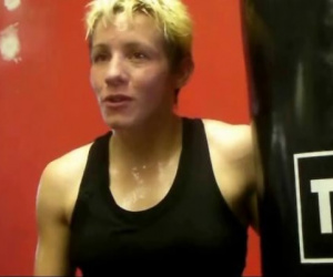 Layla "Amazing" McCarter will defend her titles against Brittany Cruz