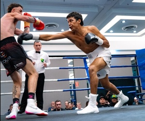 Aussie prospect Malachi Urquhart inks with Dragon Fire Boxing boxrec andrew and jason moloney welcome to the team gym bruno tariom coach trainer promoter tony tolj queensland boxers