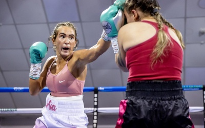 Mia Holland reveals the flyweight main difference between her pro debut fight and last amateur bout