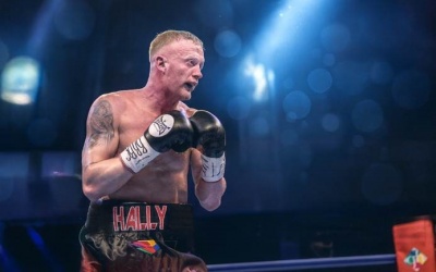 Local hero Mick Hall makes boxing comeback in Preston "The Hammer" returns- Preston boxing hero Mick Hall back in the ring after five-year hiatus