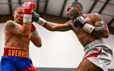 Mickey Bey stops former world champ Oscar Escandon boxrec fight highlights watch Dariial Kuchmenov vs Diuhl Olguin king david garcia