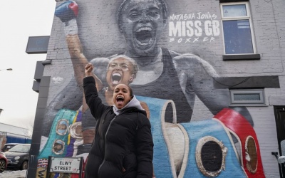 boxxer shalom Natasha Jonas street mural unveiled in Liverpool Toxteth just streets away from her childhood home joe gallagher miss gb boxrec female two weight world champion Mikaela Mayer america fight title who wins watch