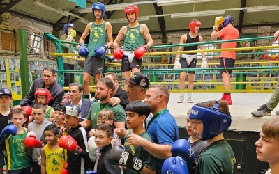 WBC President Mauricio Sulaiman visits UK's oldest boxing club Repton WBC Cares Scott Welch and David Walker hector brother wiki