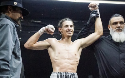 Robert Guerrero III impresses in pro debut in Tijuana wiki boxrec the ghost victor ortiz father dad grandfather ruben trainer boxing watch fight highlights