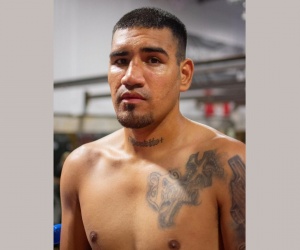 Estrella TV how to watch fight details channel livestream links boxrec fight preview prediction oddschecker ringwalks what time start