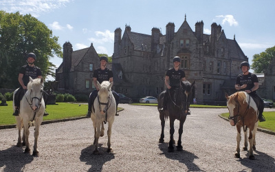 The Horse and the Hound - Stevie McKenna uses horse riding to work on his core strength brother aaron boxrec hennessy sports mick