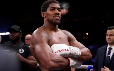 Anthony Joshua warns Kubrat Pulev of his 'new strengths' ahead of heavyweight clash