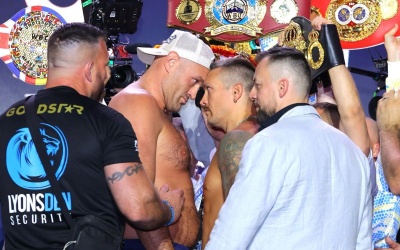 Undisputed Tyson Fury vs Oleksandr Usyk weights running order and ringwalk times what time start how to watch espn america uk bst gmt first fight main event when tv channel live stream links free