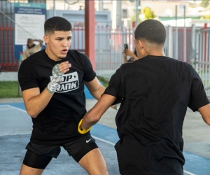 Super welterweight sensation Xander Zayas puts on boxing clinic in his hometown